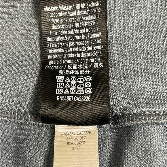 PINK Victoria’s Secret Grey Leggings NWOT - Picture 5 of 5